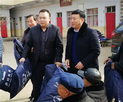 民建“組團(tuán)”慰問，企業(yè)送溫暖到家